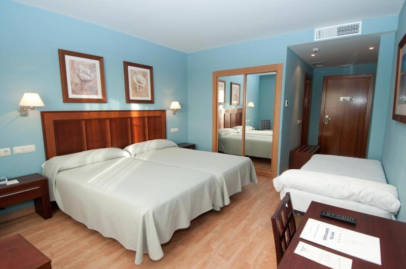 Arva Santiago Leon Hotel Szoba fotó