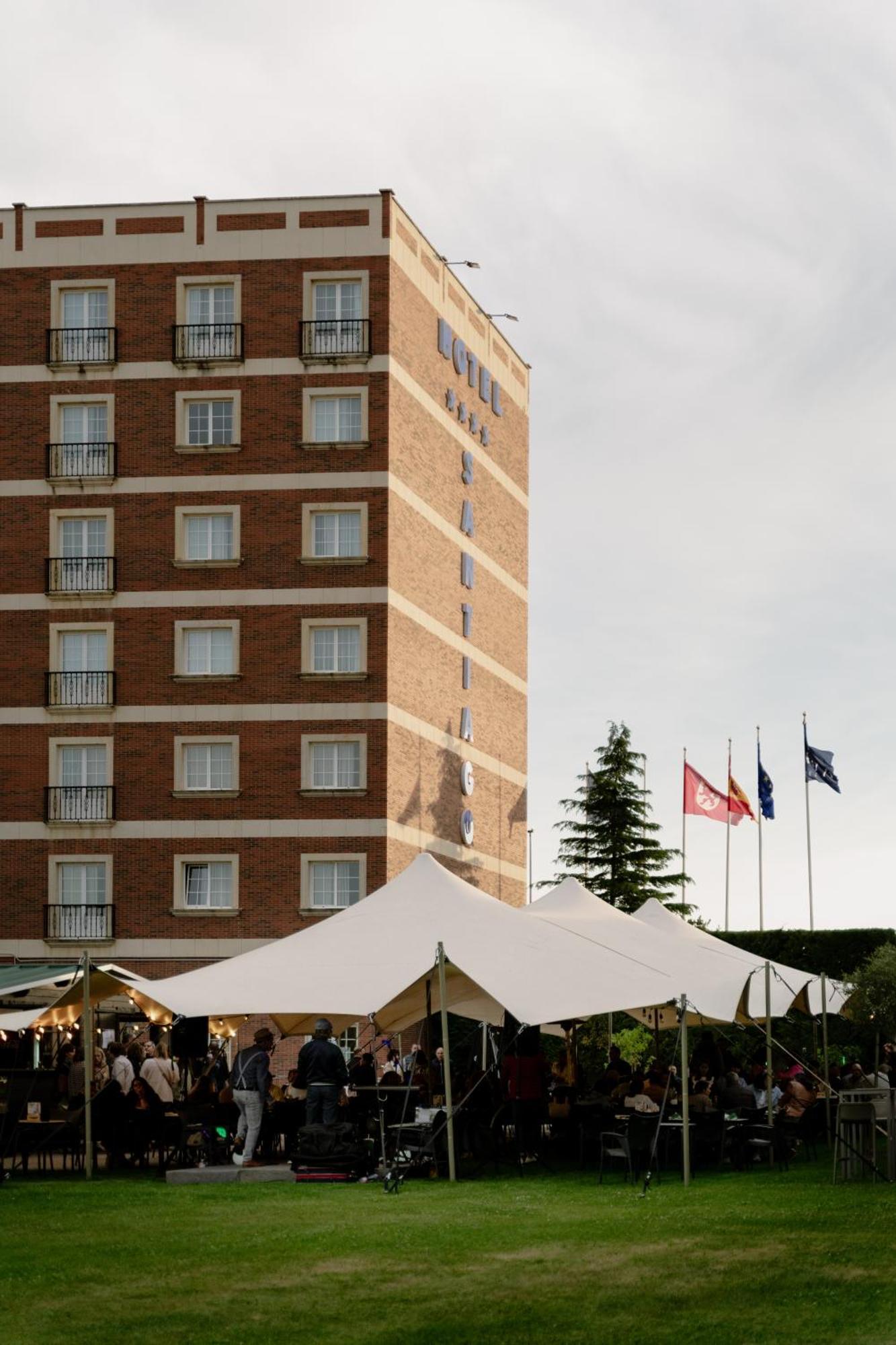 Arva Santiago Leon Hotel Kültér fotó